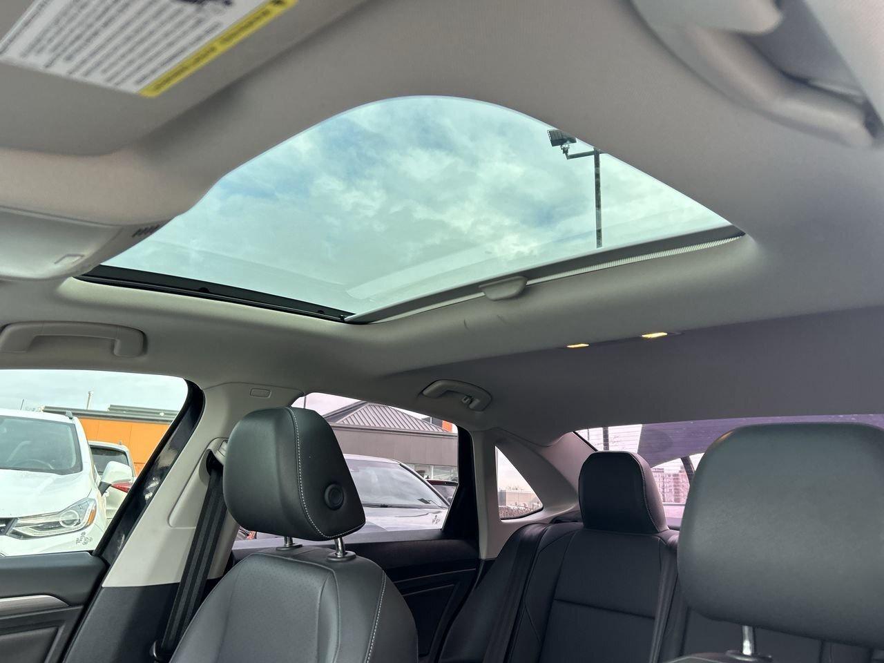 2020 Volkswagen Jetta Highline 1.4T Sunroof  Alloy Wheels  Keyless Start Photo