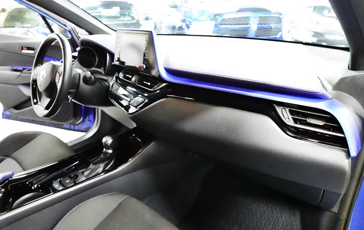 2020 Toyota C-HR XLE PREMIUM,NO ACCIDENT,ONE OWNER,LOADED Photo