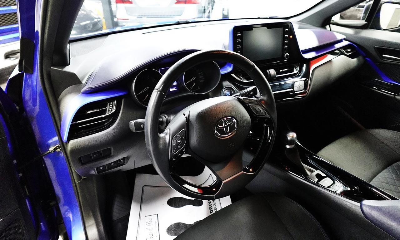 2020 Toyota C-HR XLE PREMIUM,NO ACCIDENT,ONE OWNER,LOADED Photo