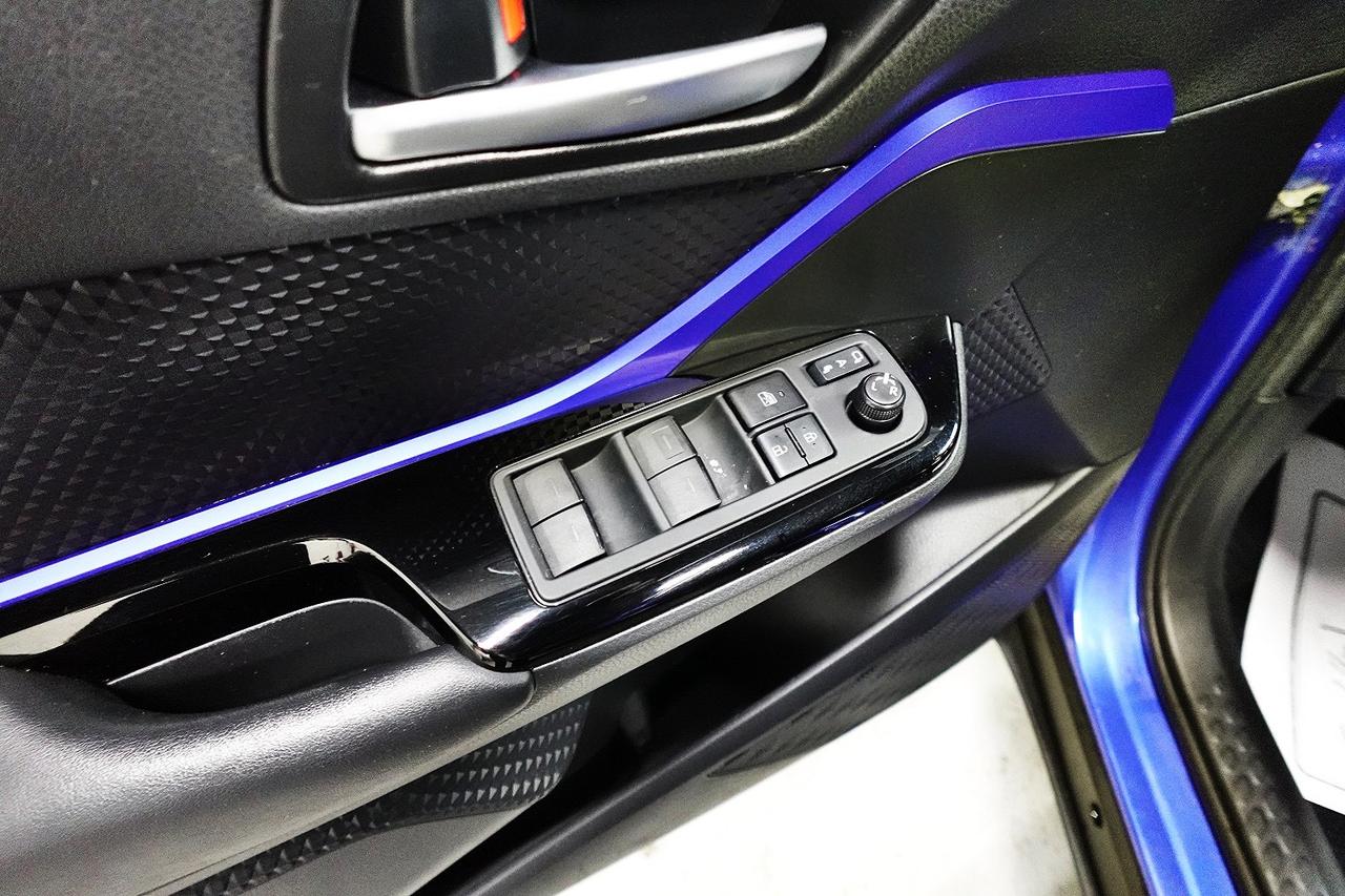 2020 Toyota C-HR XLE PREMIUM,NO ACCIDENT,ONE OWNER,LOADED Photo