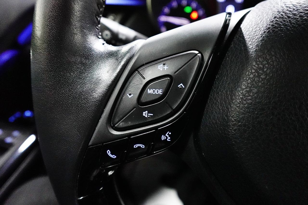 2020 Toyota C-HR XLE PREMIUM,NO ACCIDENT,ONE OWNER,LOADED Photo