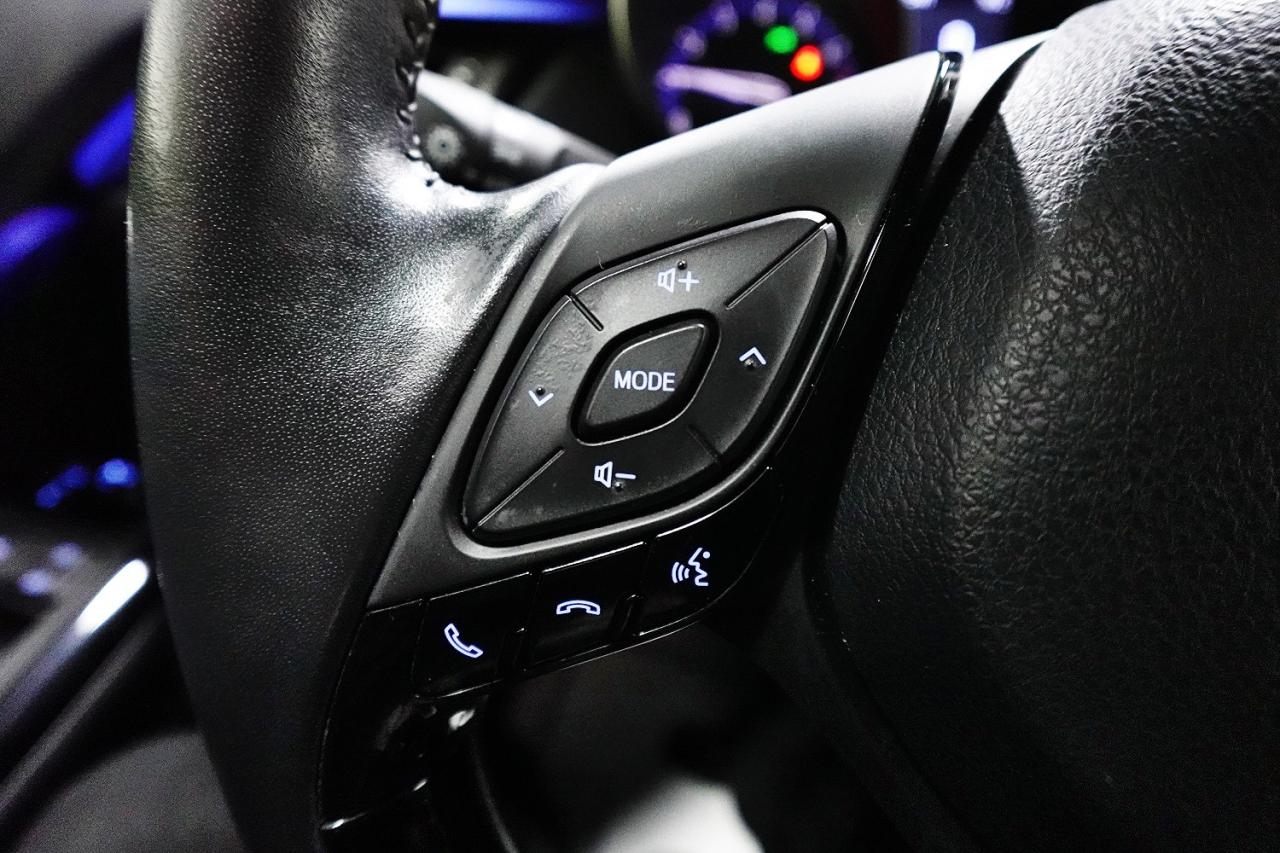 2020 Toyota C-HR XLE PREMIUM,NO ACCIDENT,ONE OWNER,LOADED Photo