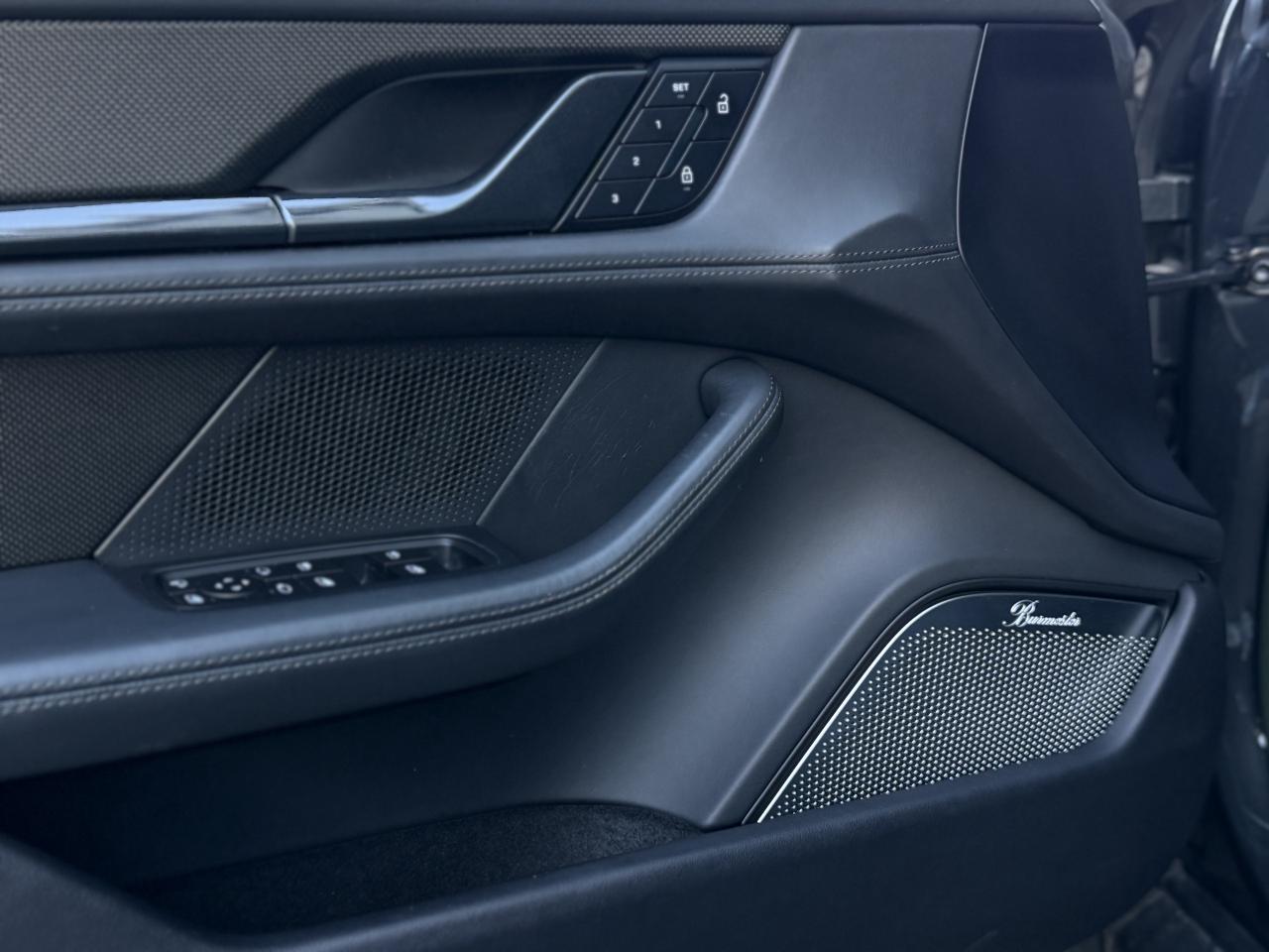 2022 Porsche Taycan Turbo S AWD Photo