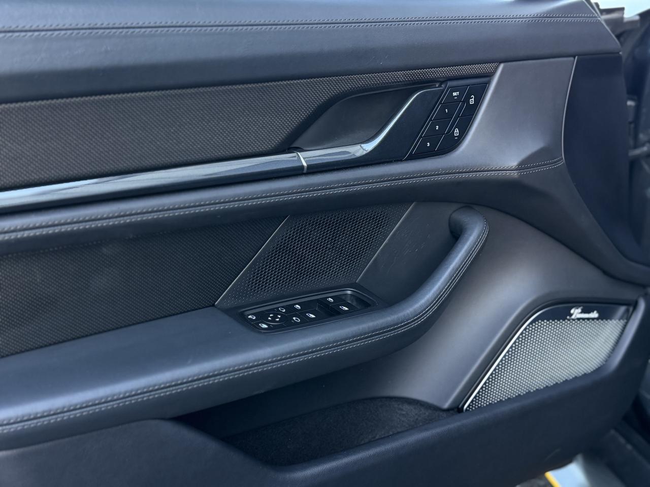 2022 Porsche Taycan Turbo S AWD Photo