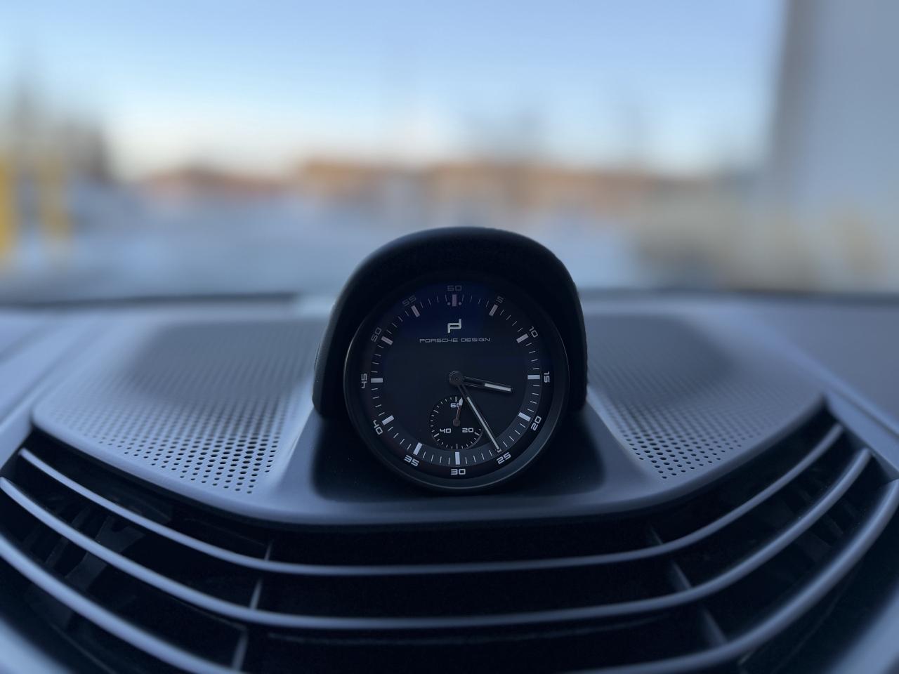 2022 Porsche Taycan Turbo S AWD Photo