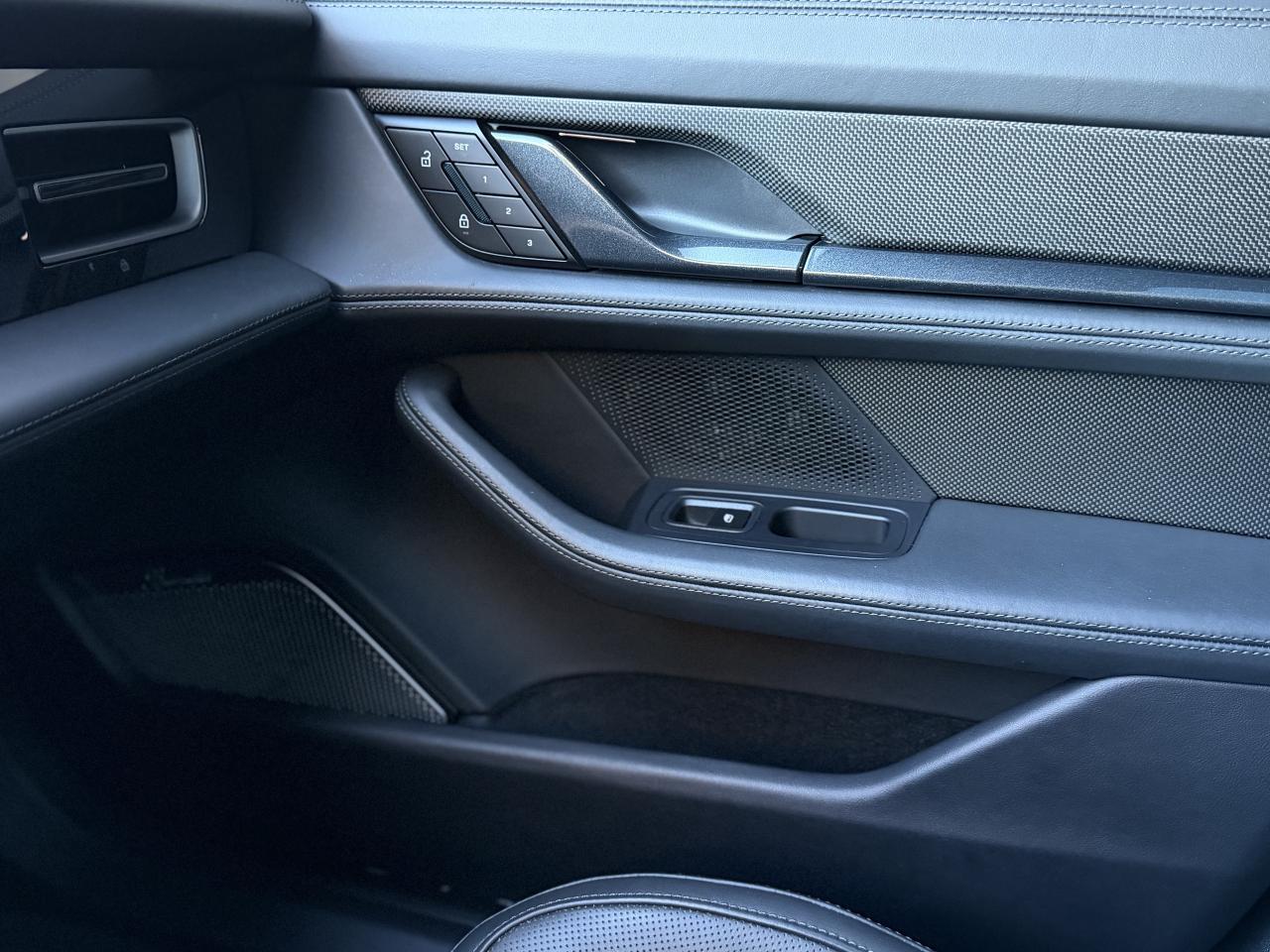 2022 Porsche Taycan Turbo S AWD Photo