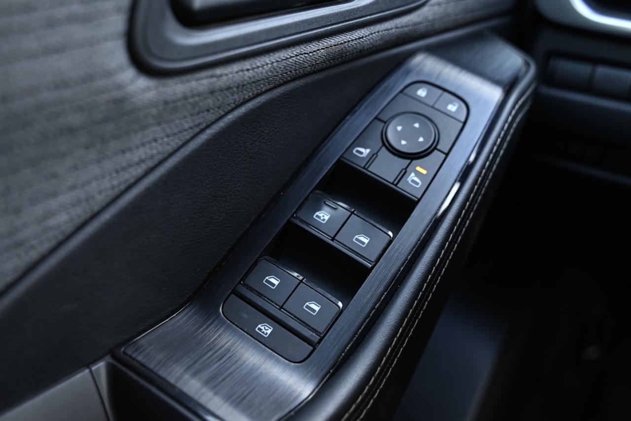 2021 Nissan Rogue 4WD Sport Utility / Reverse Park Assist/Parking Se Photo