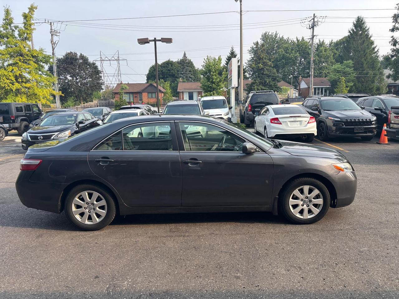 2007 Toyota Camry Hybrid 4dr Hybrid • Well Maintained Photo3