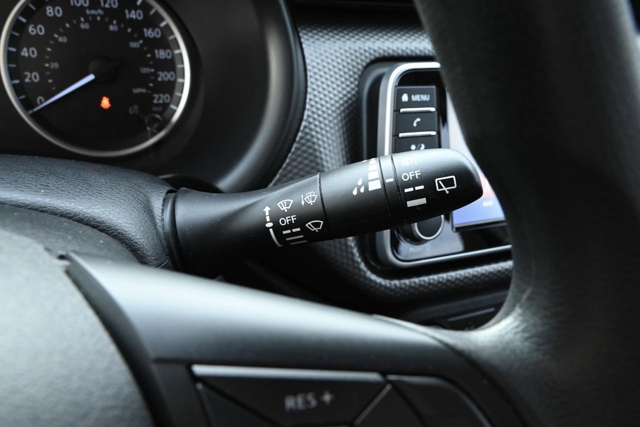 2019 Nissan Kicks S Photo