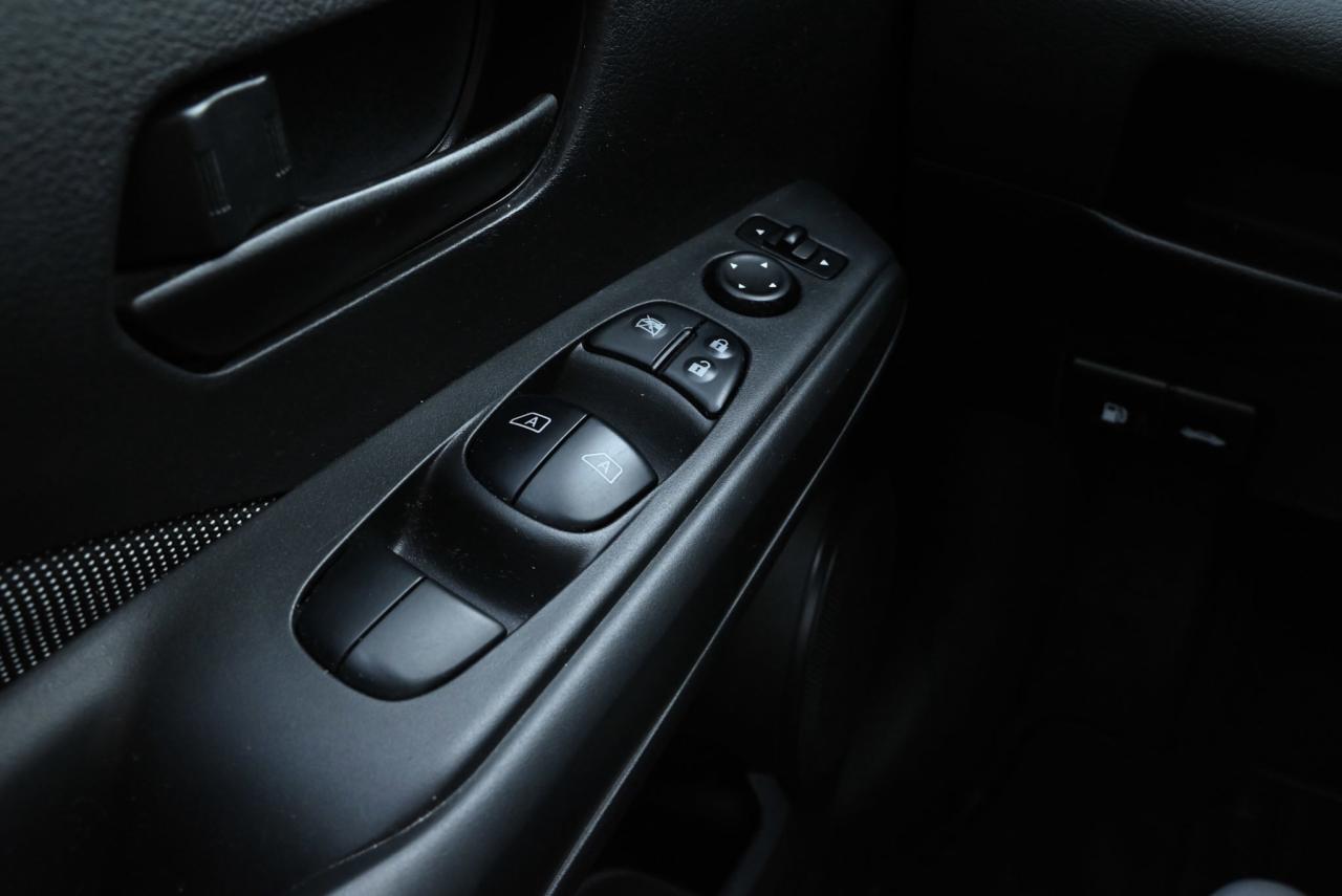 2019 Nissan Kicks S Photo