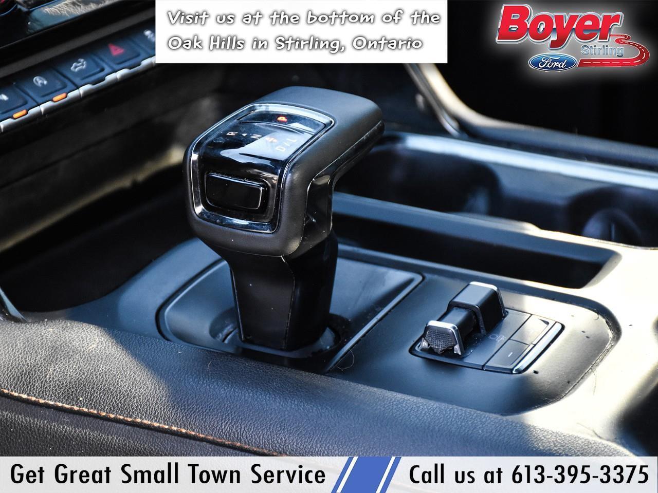 2024 GMC Sierra 1500 AT4 CLEAN CARFAX, ONE OWNER! Photo