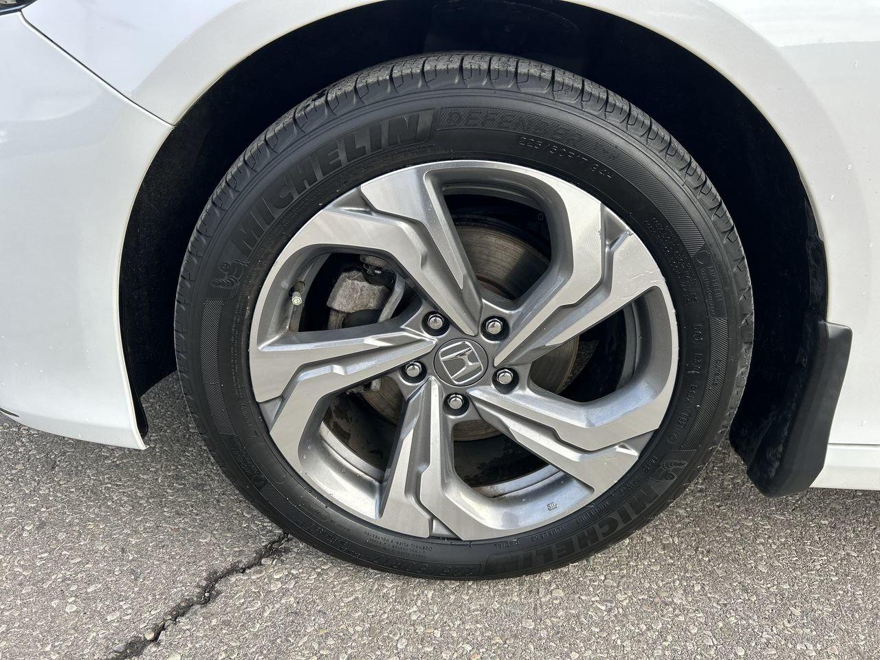 2019 Honda Accord Sedan EXL CVT 2 SETS, ON WINTERS  Sunroof  Leather Photo