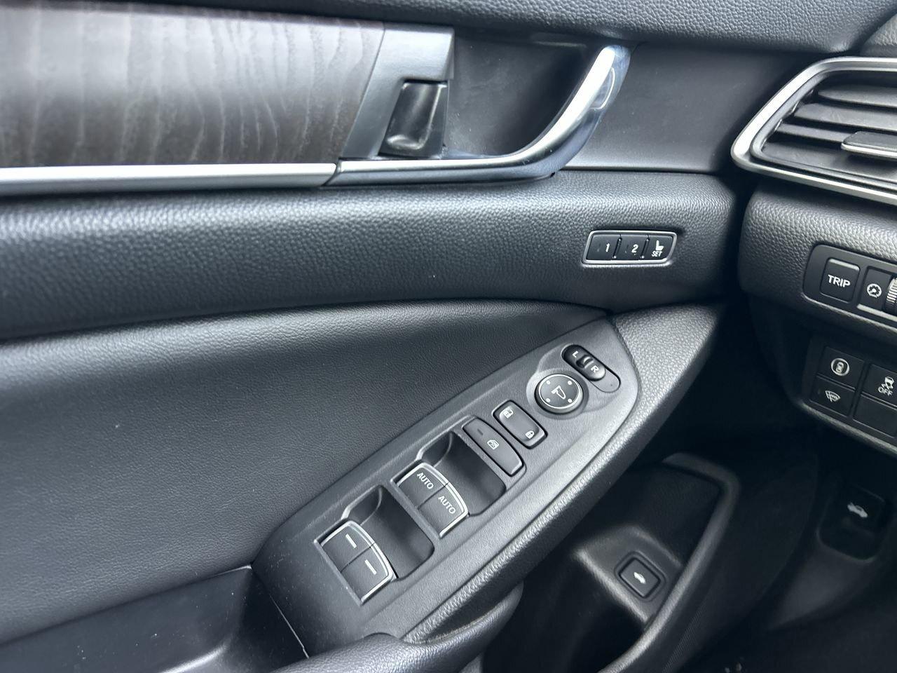 2019 Honda Accord Sedan EXL CVT 2 SETS, ON WINTERS  Sunroof  Leather Photo