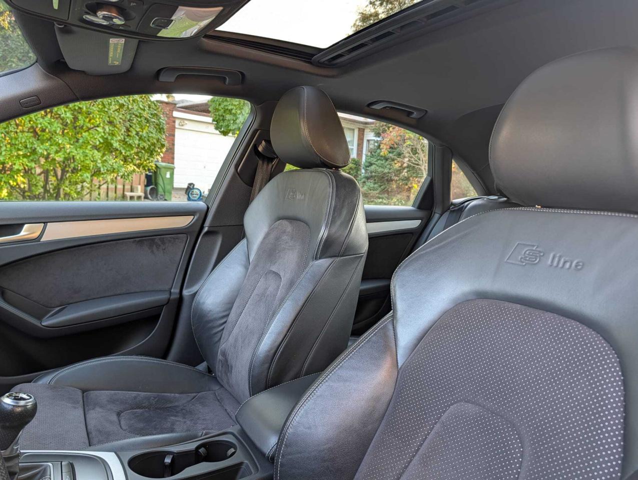 2011 Audi A4 4dr Sdn Man quattro 2.0T Premium Photo