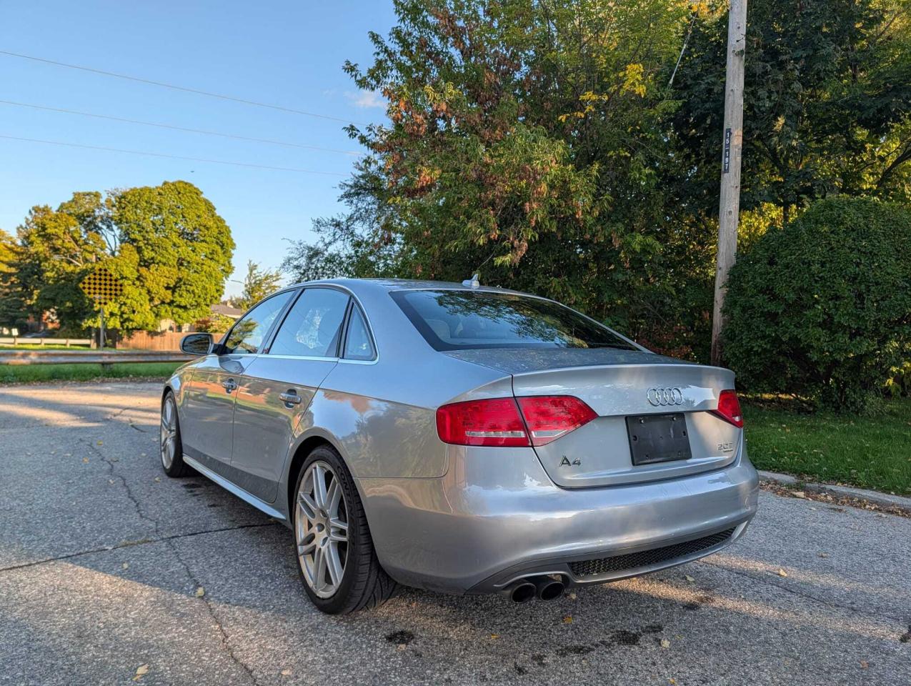 2011 Audi A4 4dr Sdn Man quattro 2.0T Premium Photo
