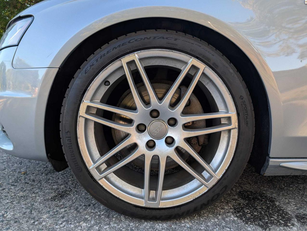 2011 Audi A4 4dr Sdn Man quattro 2.0T Premium Photo