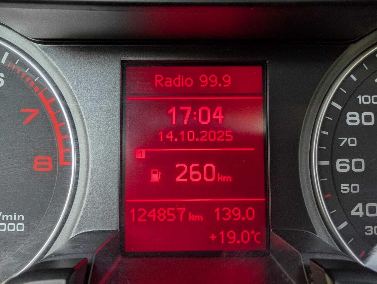 2011 Audi A4 4dr Sdn Man quattro 2.0T Premium Photo