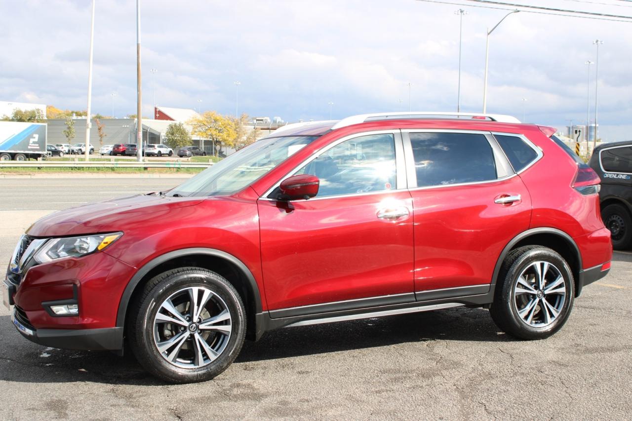 2019 Nissan Rogue SV AWD MOONROOF ONE OWNER CLEAN CARFAX Photo2