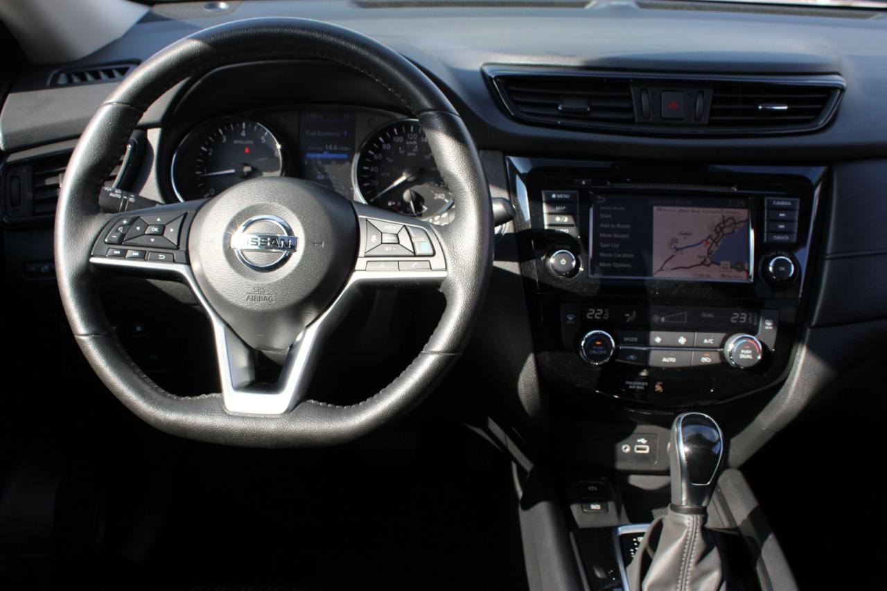 2019 Nissan Rogue SV AWD MOONROOF ONE OWNER CLEAN CARFAX Photo