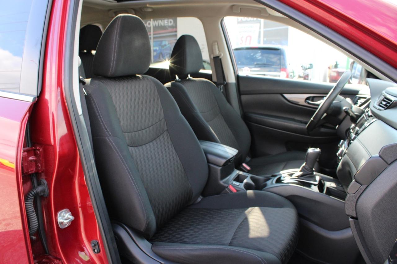 2019 Nissan Rogue SV AWD MOONROOF ONE OWNER CLEAN CARFAX Photo