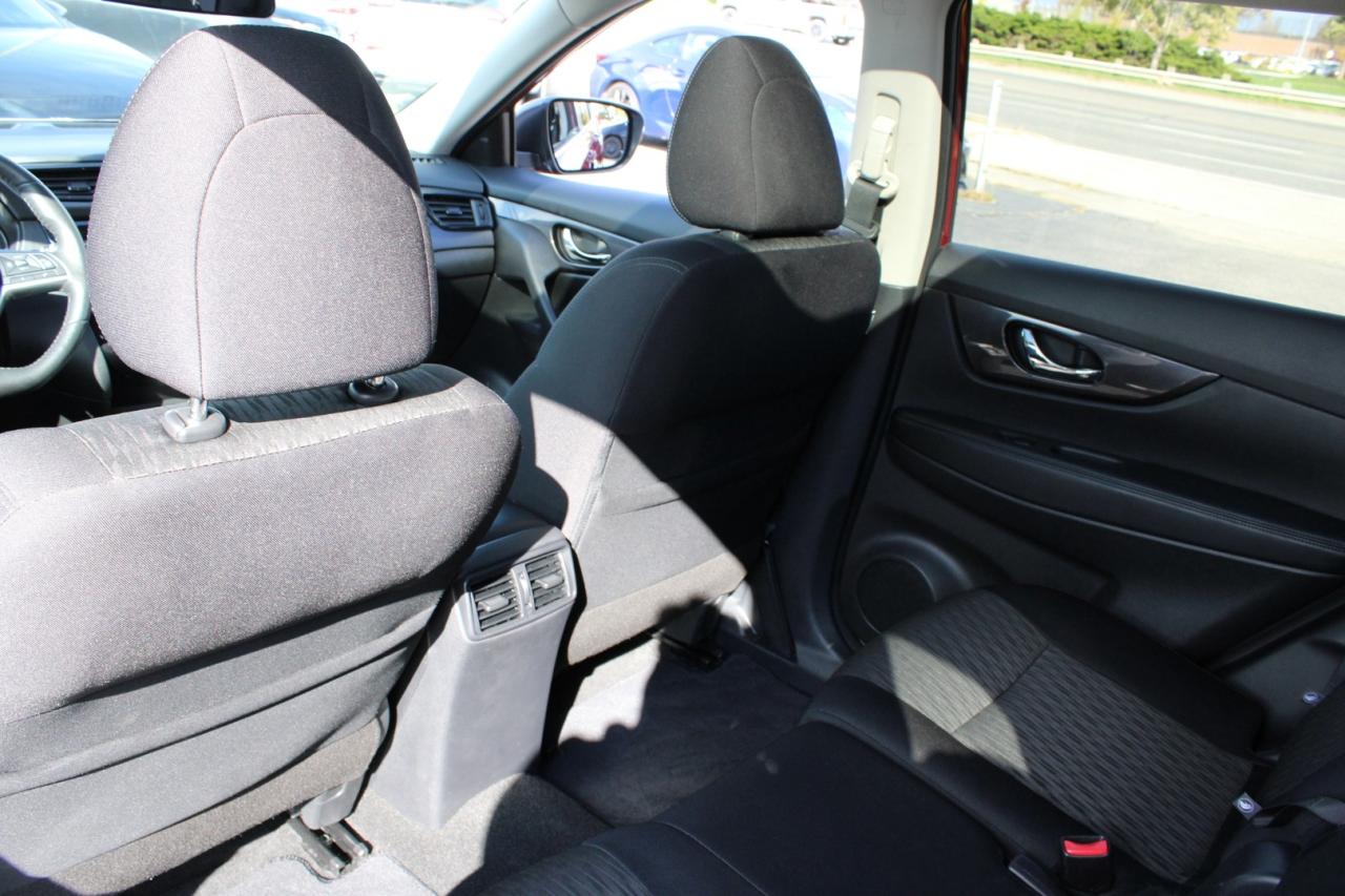 2019 Nissan Rogue SV AWD MOONROOF ONE OWNER CLEAN CARFAX Photo