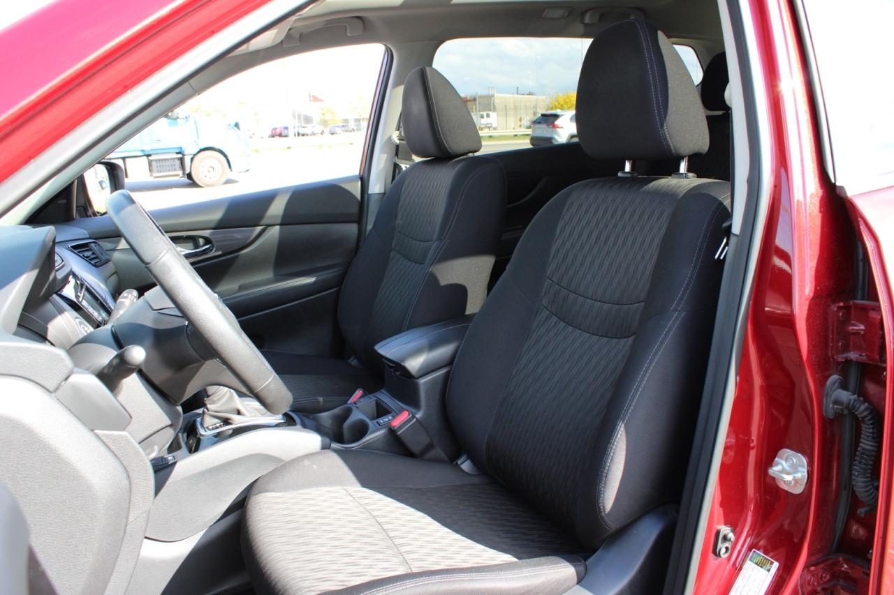 2019 Nissan Rogue SV AWD MOONROOF ONE OWNER CLEAN CARFAX Photo