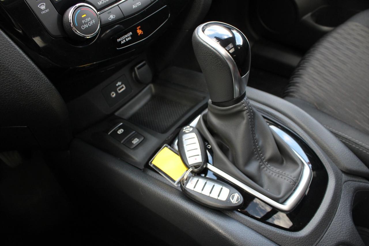 2019 Nissan Rogue SV AWD MOONROOF ONE OWNER CLEAN CARFAX Photo