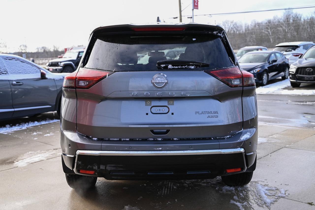 2024 Nissan Rogue Platinum Photo3