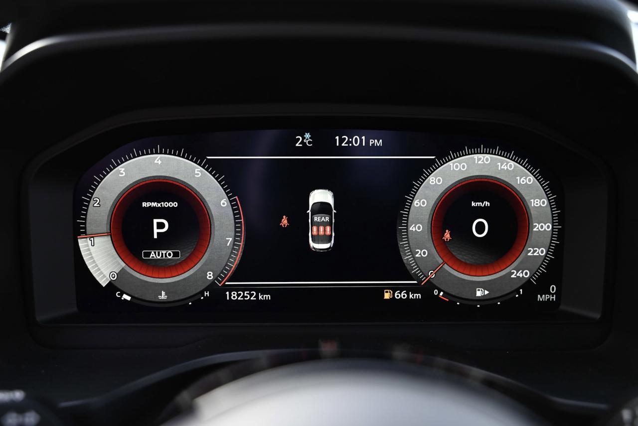 2024 Nissan Rogue Platinum/ Nissan Company Vehicle/ Only/ Low Kilo/ Photo