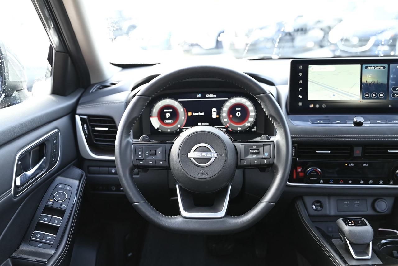 2024 Nissan Rogue Platinum/ Nissan Company Vehicle/ Only/ Low Kilo/ Photo