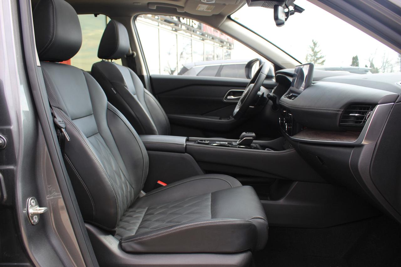 2024 Nissan Rogue Platinum/ Nissan Company Vehicle/ Only/ Low Kilo/ Photo