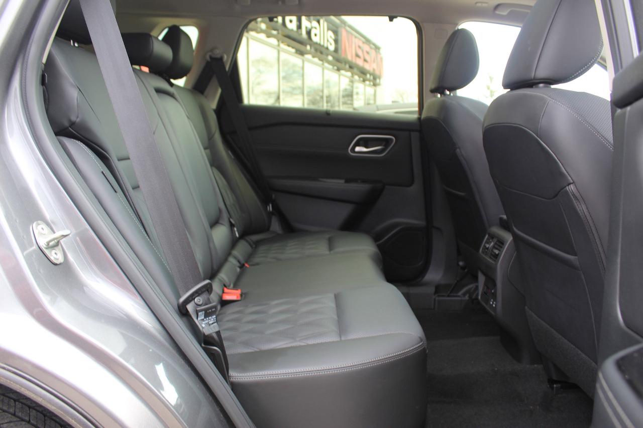 2024 Nissan Rogue Platinum/ Nissan Company Vehicle/ Only/ Low Kilo/ Photo
