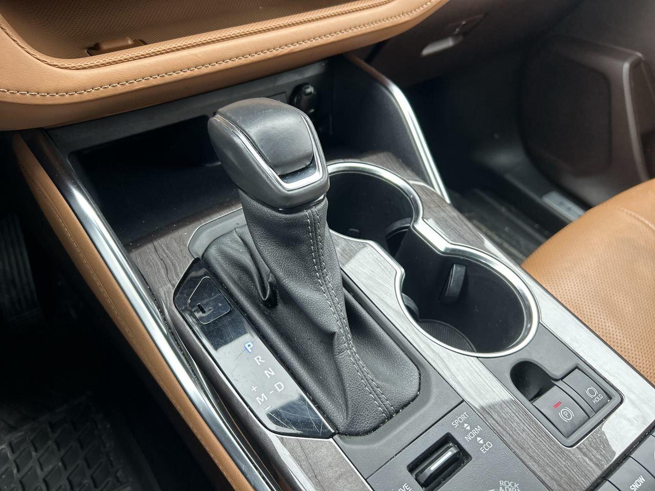 2022 Toyota Highlander Platinum Remote Starter  Panoramic Roof  Leather S Photo