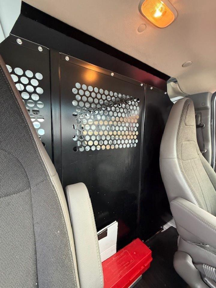 2024 Chevrolet Express 22,000 Kms from new. FACTORY WARRANTY Photo