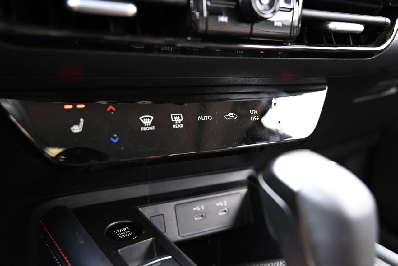 2025 Nissan Kicks SR/ Fully loaded/ Nissan Company Vehicle Photo