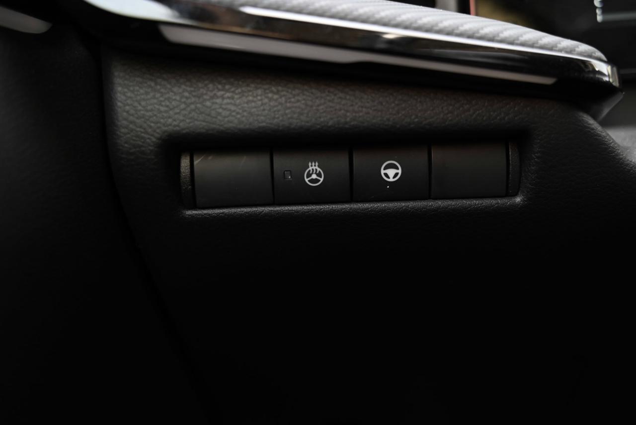 2025 Nissan Kicks SR/ Fully loaded/ Nissan Company Vehicle Photo