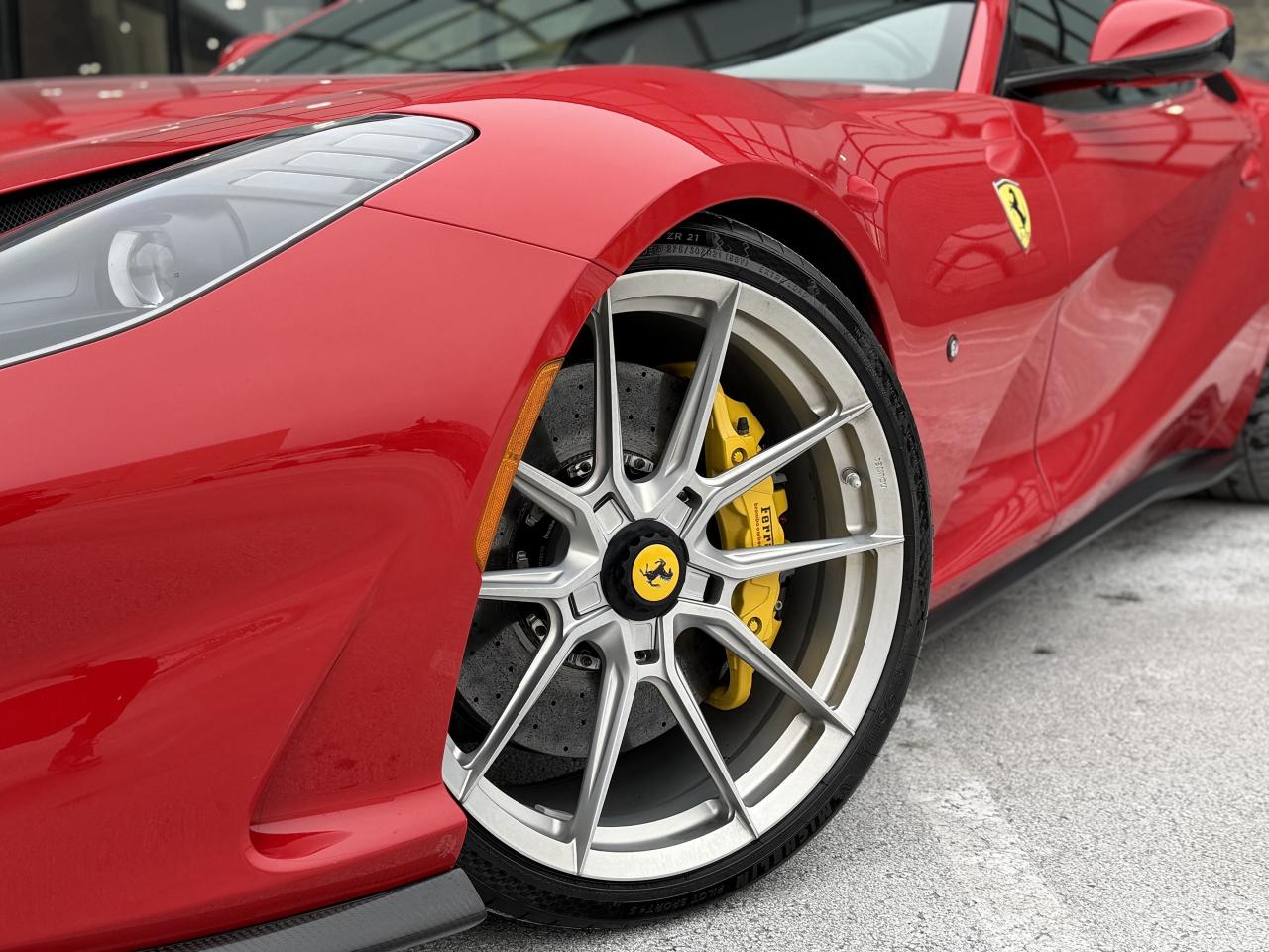 2019 Ferrari 812 Superfast Coupe Photo2