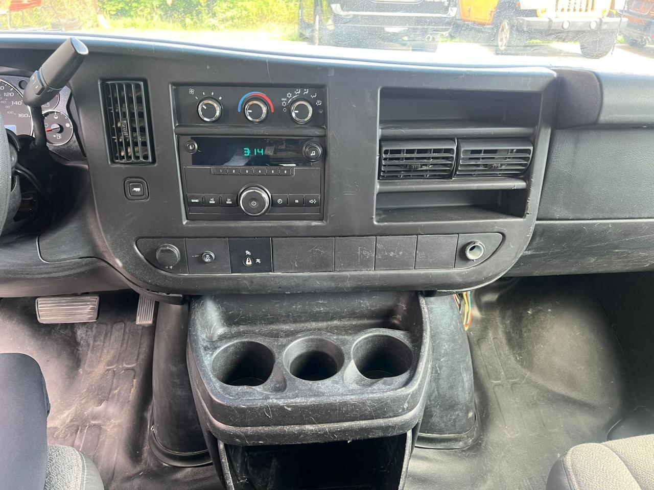 2013 GMC Savana Cargo Van RWD 2500 • Accident Free Photo