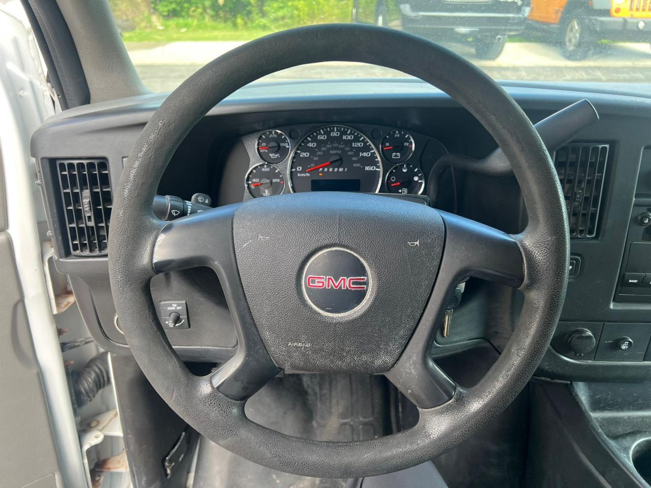 2013 GMC Savana Cargo Van RWD 2500 • Accident Free Photo