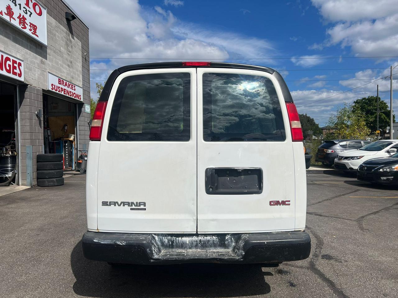 2013 GMC Savana Cargo Van RWD 2500 • Accident Free Photo