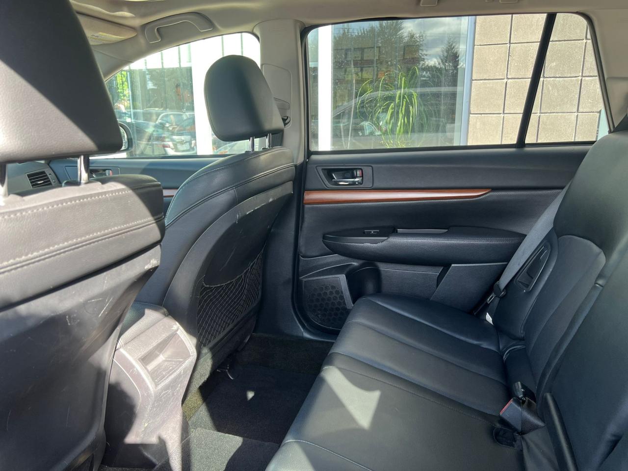 2014 Subaru Outback 4dr Wgn H4 Auto 2.5i Limited Photo