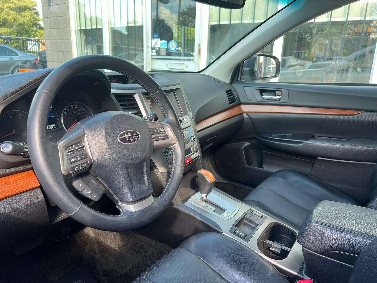 2014 Subaru Outback 4dr Wgn H4 Auto 2.5i Limited Photo