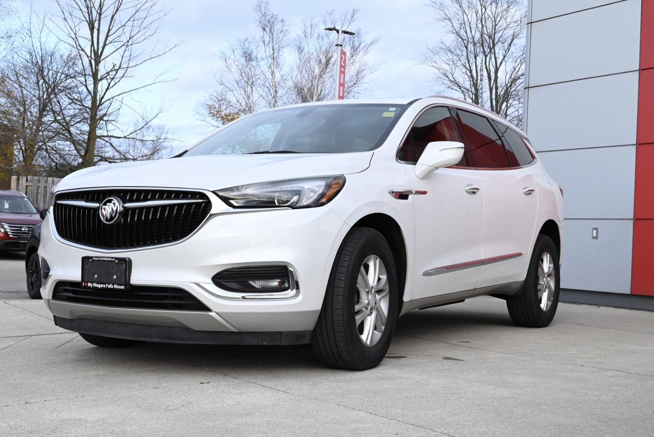 2019 Buick Enclave Essence Photo2