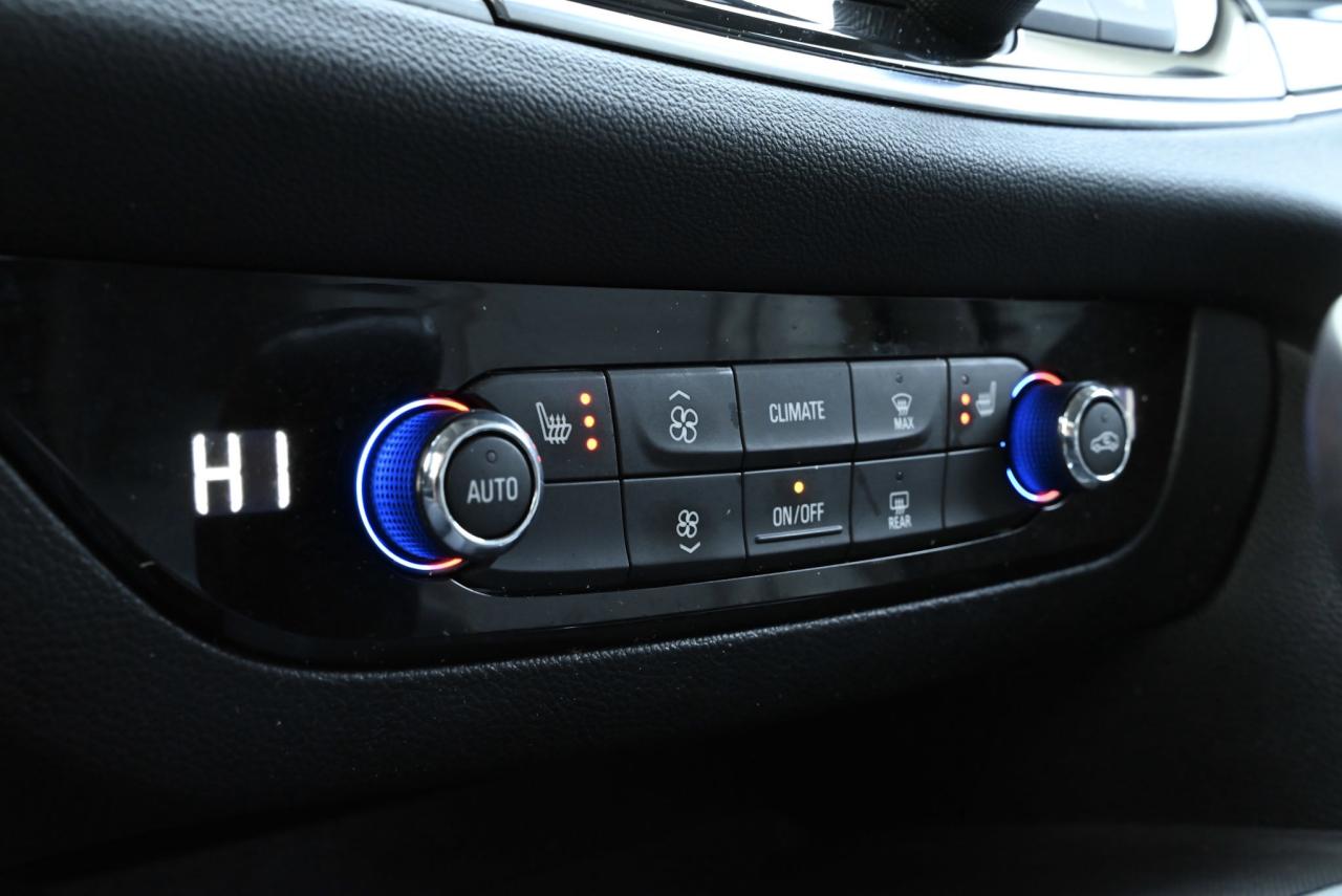 2019 Buick Enclave Essence Photo