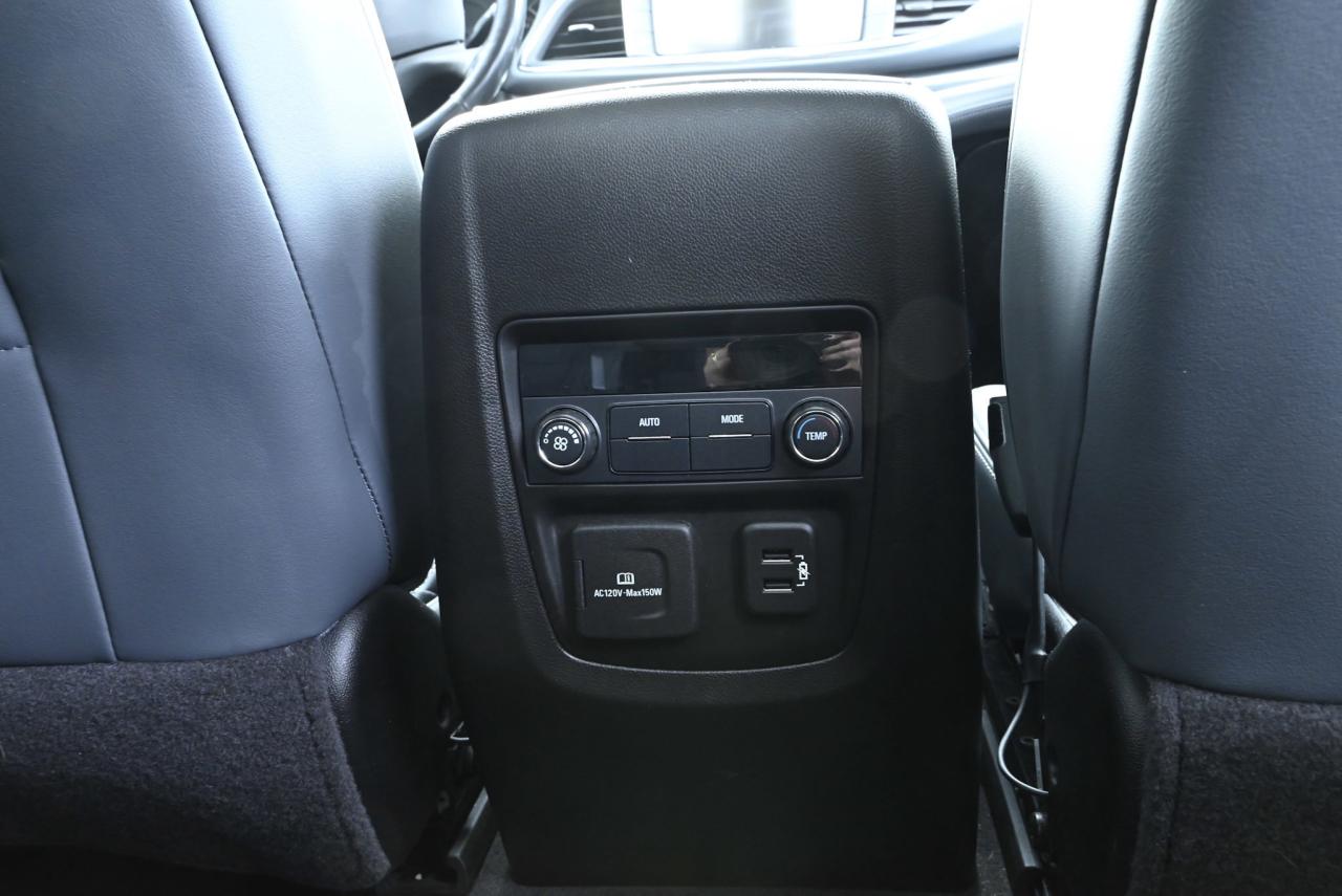 2019 Buick Enclave Essence Photo