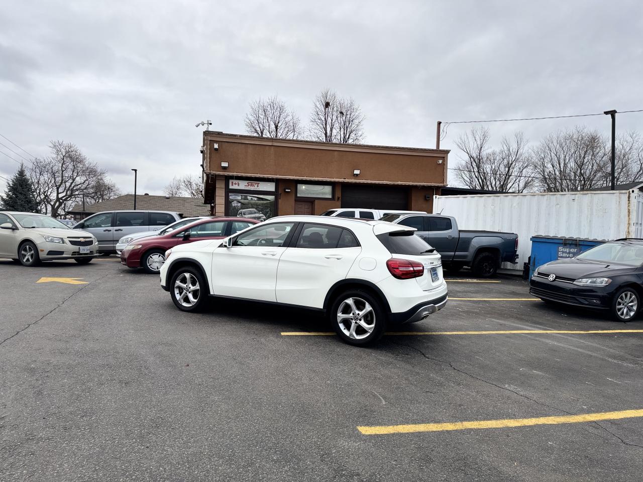 2018 Mercedes-Benz GLA GLA250 4MATIC / 0 ACCIDENTS Photo