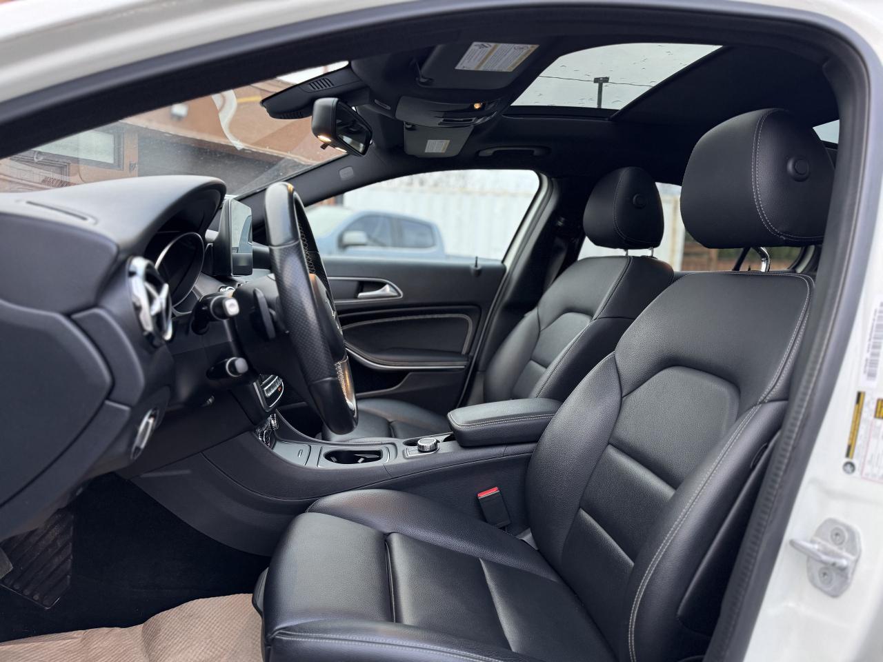 2018 Mercedes-Benz GLA GLA250 4MATIC / 0 ACCIDENTS Photo