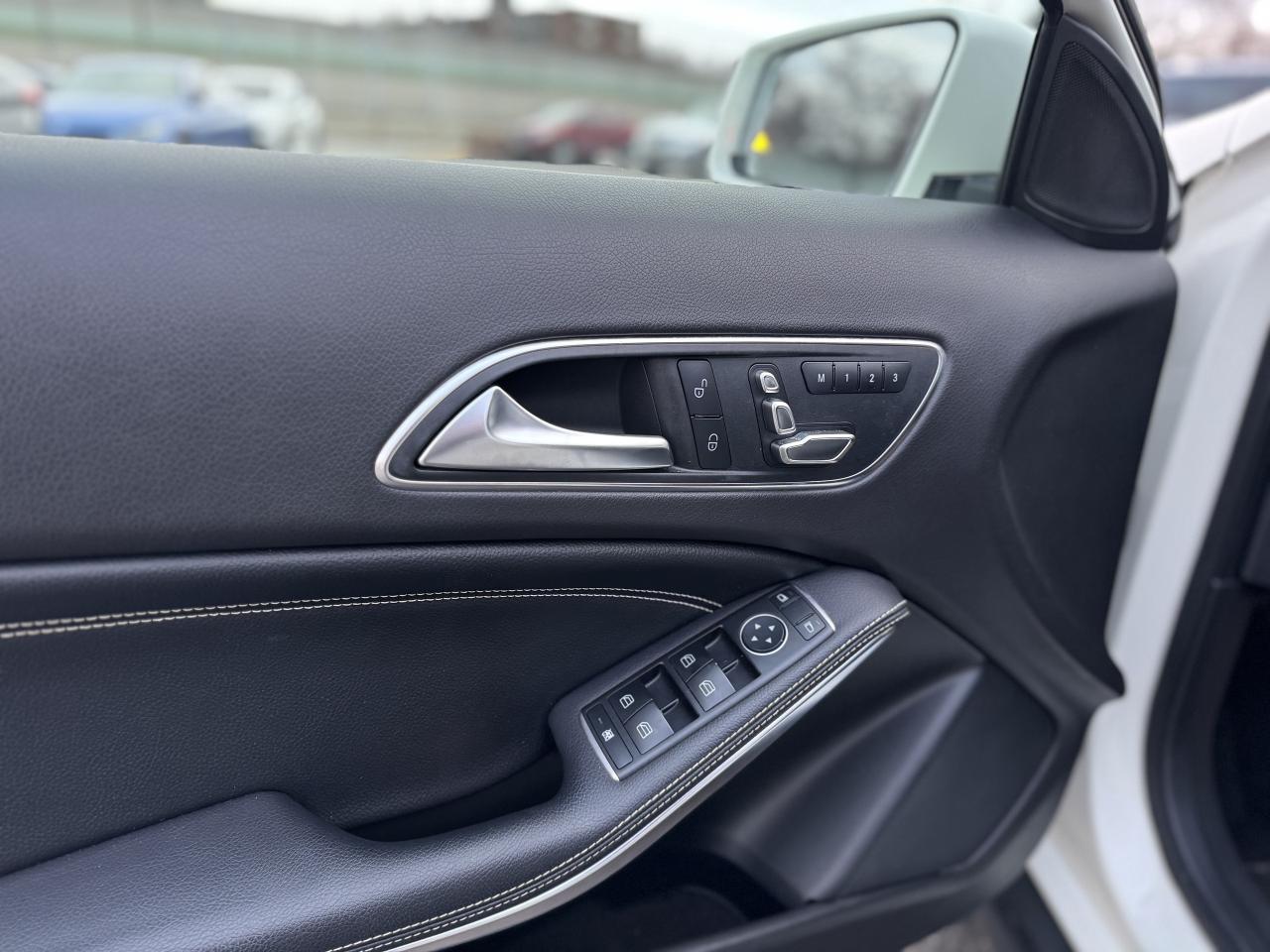 2018 Mercedes-Benz GLA GLA250 4MATIC / 0 ACCIDENTS Photo