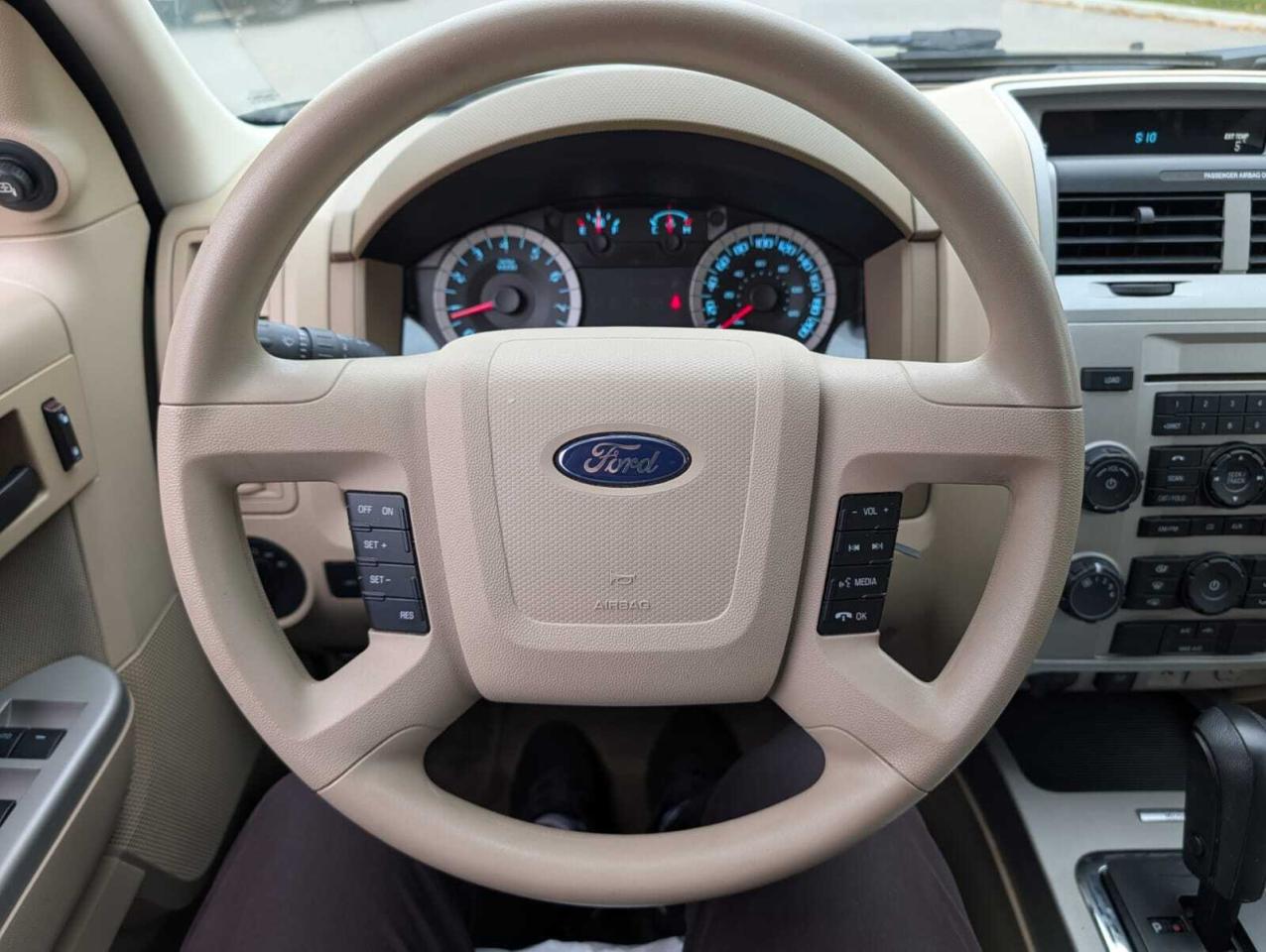 2012 Ford Escape FWD 4dr XLT Accident Free One Owner Photo