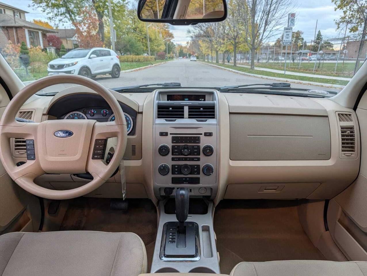 2012 Ford Escape FWD 4dr XLT Accident Free One Owner Photo